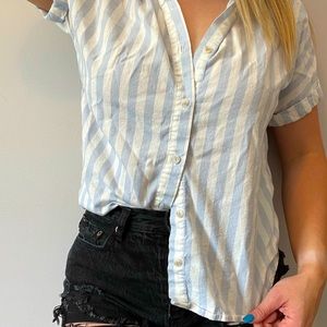 Universal Thread blue and white button up